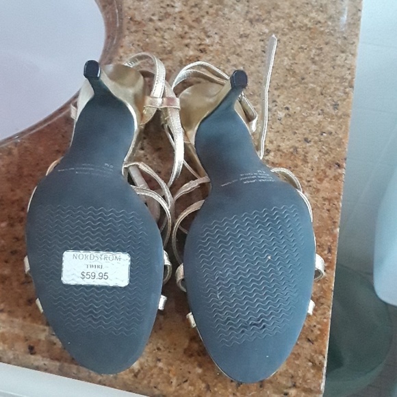 Heels - Picture 3 of 4